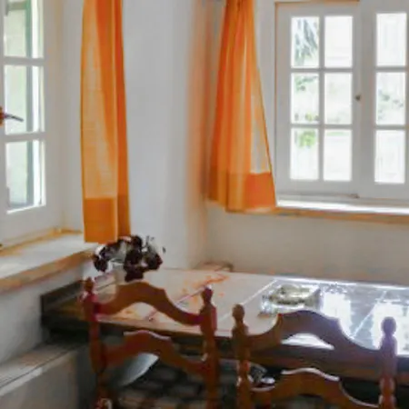 Holiday Yellow House * Gazatika